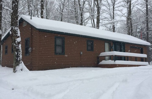 Croghan House | Adventure Retreat with Kayaks, Trails & Pet-Friendly Amenities