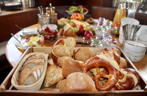 Langenargen Hotel | Adler Oberdorf: Guest Rated 9/10 with Hot Tub & Dining