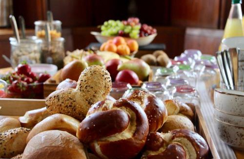 Langenargen Hotel | Adler Oberdorf: Guest Rated 9/10 with Hot Tub & Dining