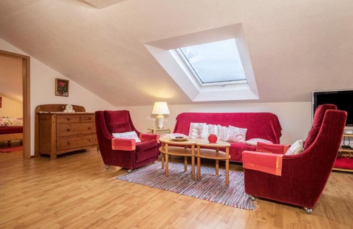 Wangen im Allgaeu Apartment | Adlerblick: Family and Pet Friendly Retreat Awaits You