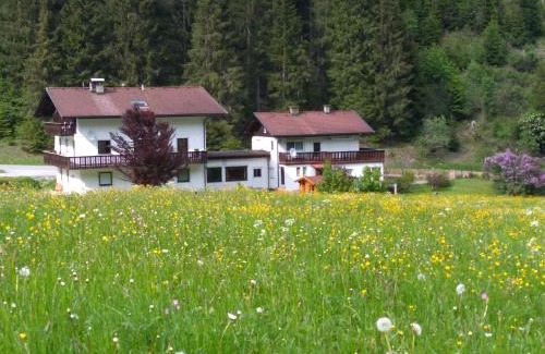 Sellrain House | Adlerhorst: Pet-Friendly Retreat with Breakfast Included
