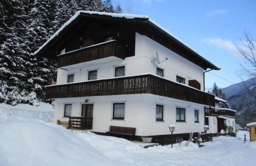 Sellrain House | Adlerhorst: Pet-Friendly Retreat with Breakfast Included