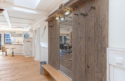 Barth Apartment | Oceanfront Retreat at Admiral Stuuv - Rated 9.9/10