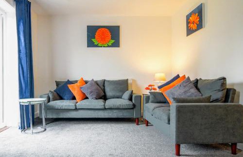 Gaywood House | Admirals House - Cozy Retreat in Peaceful Cul-de-Sac