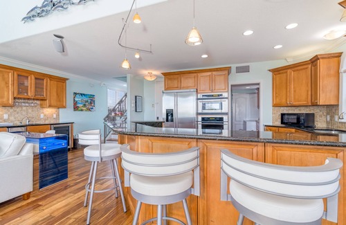 Siesta Key Condo | Admirals Watch | Ocean View with Heated Pool & Balcony
