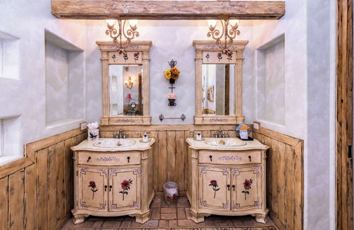 West Sedona Bed & Breakfast | Experience Adobe Grand Villas: Rated 10/10 with Spa & Pool