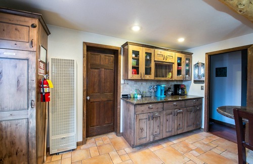 Buena Vista House | Pet-Friendly Adobe Inn: Ideal Location in the Heart of Town