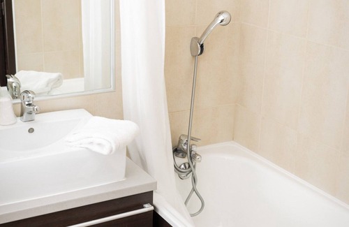 Gap Hotel | Discover Adonis Gapotel: Family-Friendly with Pool & Breakfast