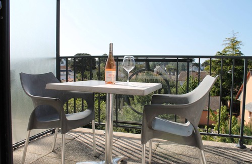 La Baule-Escoublac Apartment | Welcome to Adonis La Baule: Pet-Friendly Oceanfront Retreat