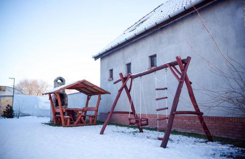 Morahalom House | Cozy Adonisz Vendégház: Pet & Child Friendly Escape