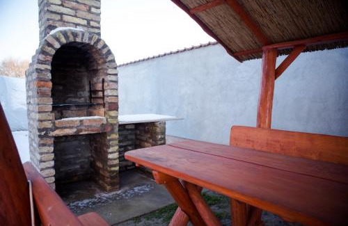 Morahalom House | Cozy Adonisz Vendégház: Pet & Child Friendly Escape