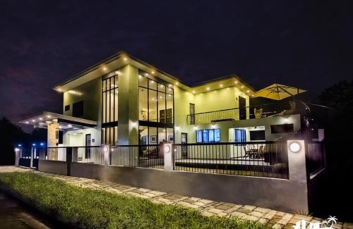 Coron Villa | Experience Adora's Place: Oceanfront Stay with Pool Access