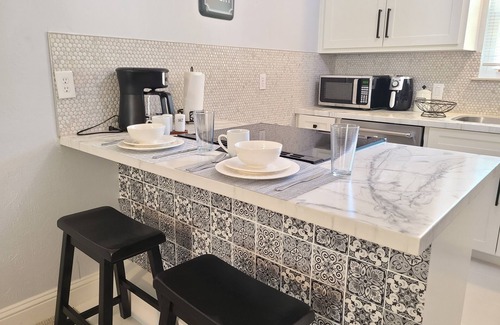 Dallas Apartment | Charming 1-Bedroom Guesthouse with Spa and Free Parking