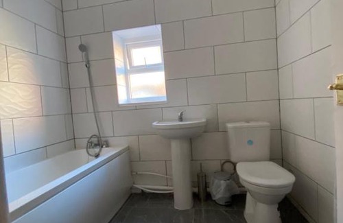 Macclesfield House | Charming 1-Bedroom Retreat in Macclesfield Awaits You