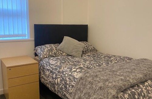 Macclesfield House | Charming 1-Bedroom Retreat in Macclesfield Awaits You