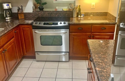 Healdsburg Apartment | Cozy 2 Bedroom Apartment with Pool and Pet-Friendly Perks
