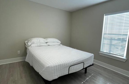Northside Apartment | Charming 2-Bedroom Guesthouse: Pet & Child Friendly Stay