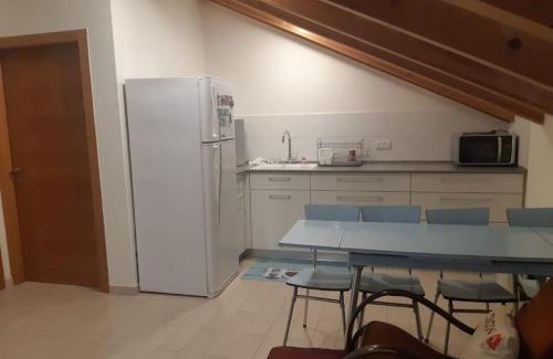 Brener Apartment | Cozy 3-Bedroom Brenner "Hill" Suite - Guest Rated 9.7