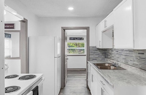 Dallas House | Adorable 3 BR Home 4 min from Dallas Lovefield Airport