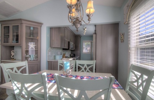 Myrtle Beach Cottage | Cozy 3BR Cottage with Pool & Ocean Views in Myrtle Beach
