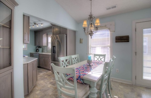 Myrtle Beach Cottage | Cozy 3BR Cottage with Pool & Ocean Views in Myrtle Beach