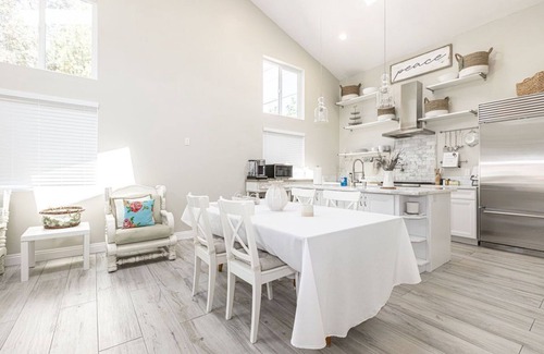 Poway House | Perfect 2 Bedroom Guest House with Pool & Spa Amenities