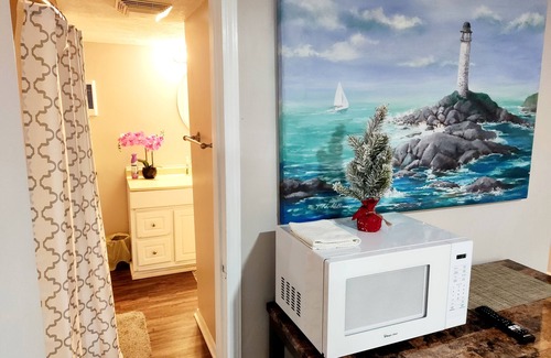 Noblesville Apartment | Charming Suite Steps from Downtown Noblesville, Pet Friendly