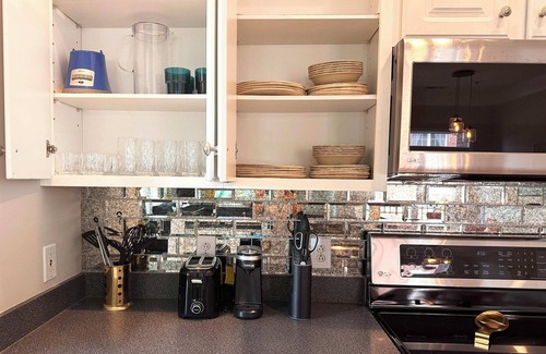 First Ward Condo | Cozy Uptown Charlotte Apartment with Kitchen & Pet-Friendly