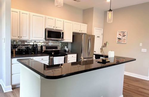 First Ward Condo | Cozy Uptown Charlotte Apartment with Kitchen & Pet-Friendly