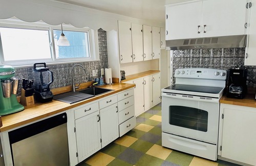 Ludington House | Beach View Cottage: Guest Rated 10/10 with Lake Michigan Views
