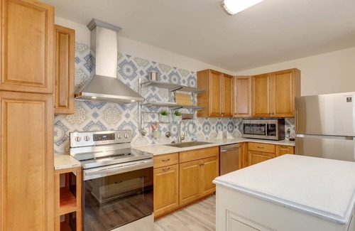 Northeast Virginia Beach Cottage | Charming Chesapeake Bay Beach Cottage Just Steps from Sand