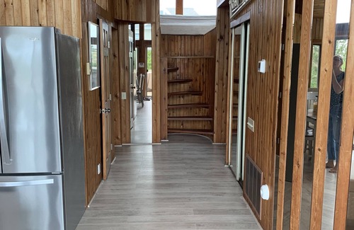 Suffolk County Cottage | Charming Cottage with Beach Access for Family Getaways