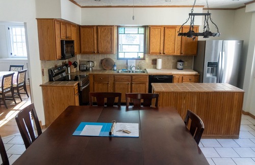 Milford House | Charming Cottage Near National Forest with Ocean View