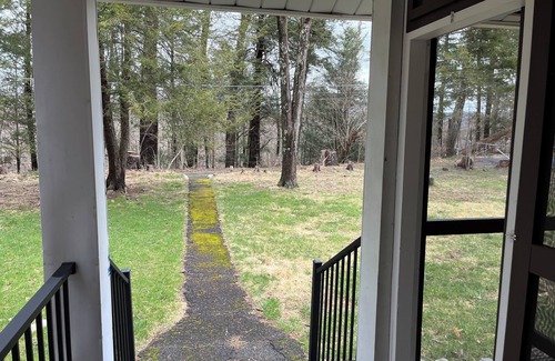 Milford House | Charming Cottage Near National Forest with Ocean View