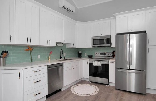 Key West Historic District Cottage | Charming Cottage Retreat Near Duval with Pool Access