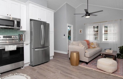 Key West Historic District Cottage | Charming Cottage Retreat Near Duval with Pool Access