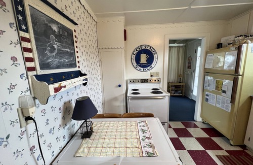 Gearhart House | Charming Americana-Themed Cottage in Gearhart – Rated 9.6/10