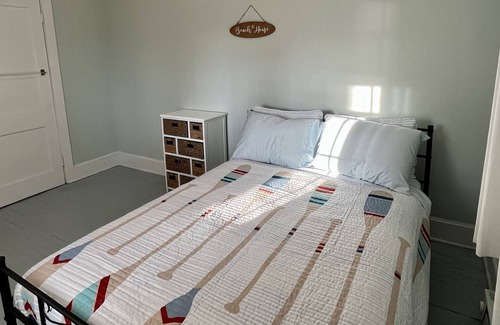 Hague Cottage | Cozy Cottage with Ocean Views and Spa Amenities