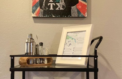 Galindo House | Adorable cozy 1 BR cottage centrally located with full kitchen