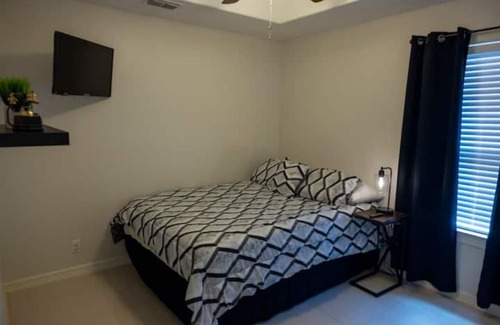 Brownsville House | Charming Cozy Home with Pool Near SPI & SpaceX - 10/10