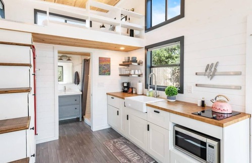Dripping Springs Cabin | Pet-Friendly Tiny House #5 @Infinity Ranch - Guest Rated 9/10