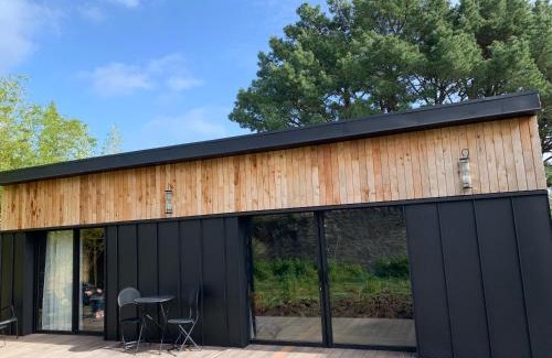 Vannes Ski Chalet | Peaceful Guest House Just Minutes from the Port