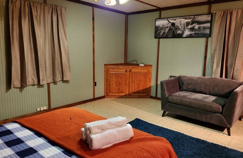 New Zion Apartment | Charming Guest House with Pool, Minutes from Major Hops