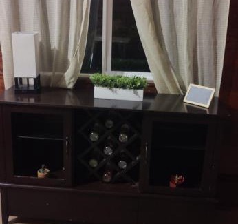 Downtown House | Charming Guesthouse with Pet-Friendly Amenities and Breakfast