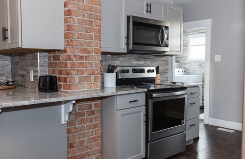 Cheyenne House | Pet-Friendly Home in the Avenues - Rated 10/10 by Guests