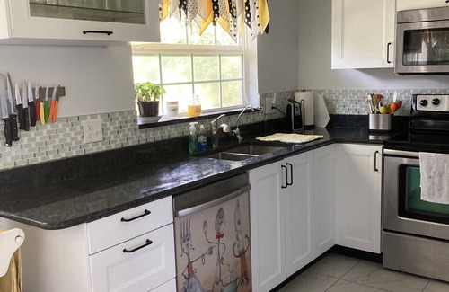 Mount Dora House | Idyllic Getaway: Adorable House in Mount Dora with Views