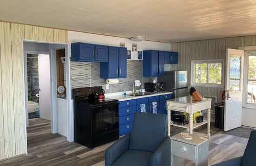 Paradise House | Charming House with Breathtaking Lake Views and Breakfast