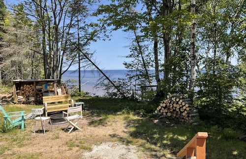 Paradise House | Charming House with Breathtaking Lake Views and Breakfast