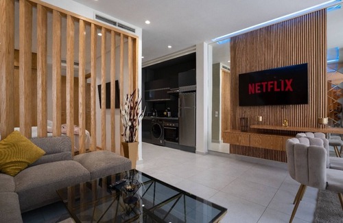 RACINE EXTENSION Apartment | Cozy King Size Bed Flat with Pet-Friendly Amenities