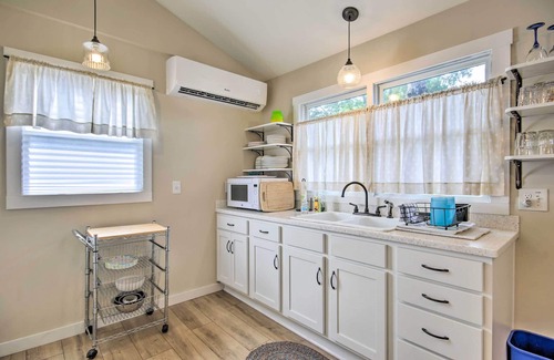 Chapin Cottage | Charming Lakefront Cottage with Dock & Grill - Rated 9/10